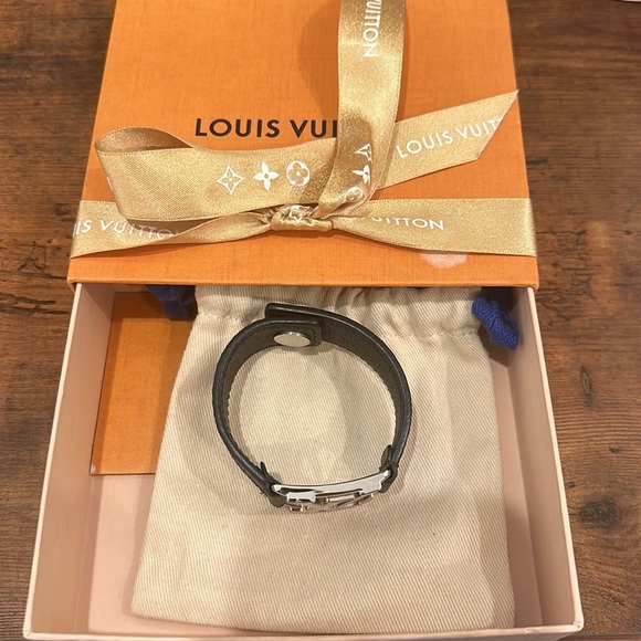 Louis Vuitton Bracelett - Picture 5 of 5